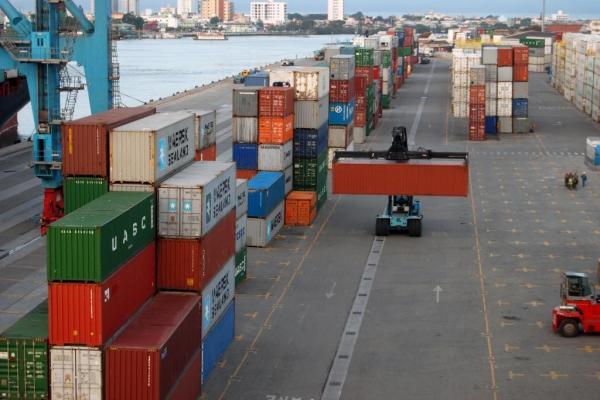Segundo semestre iniciou com 3% de aumento na movimentação geral de cargas contêinerizadas. Segundo semestre iniciou com 3% de aumento na movimentação geral de cargas contêinerizadas.
