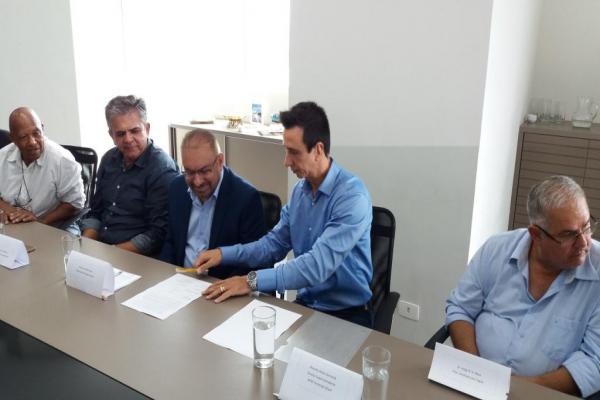 Porto de Itajaí dobra quantidade de contêineres operados a partir de Fevereiro.