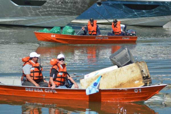 Donos de embarcações podem participar do mutirão Juntos Pelo Rio e Contra o Aedes aegypti.