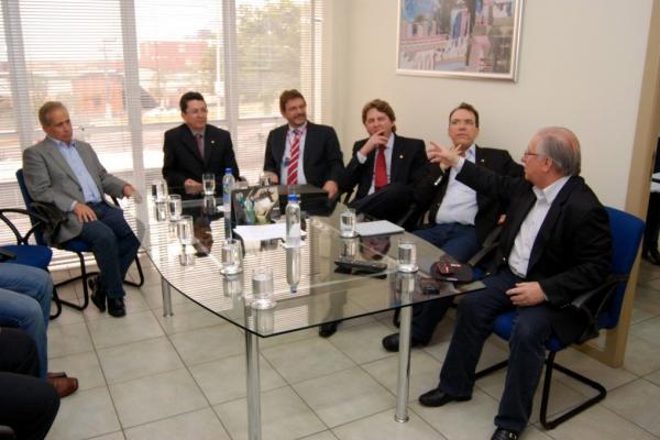 Parlamentares da Subcomissão de Portos visitam o Complexo Portuário do Itajaí Parlamentares da Subcomissão de Portos visitam o Complexo Portuário do Itajaí