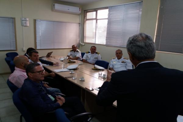 Vice-Almirante da Marinha do Brasil cumpre agenda em Itajaí e visita diretoria da Superintendência do Porto.