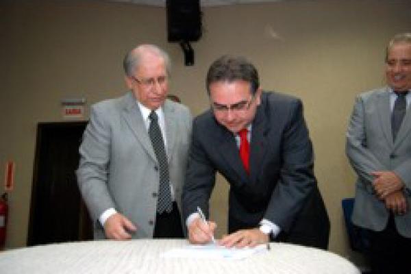 NOVO MINISTRO VISITA PORTOS CATARINENSES 