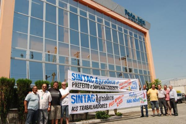SERVIDORES DO PORTO PROMOVEM MANIFESTAÇÃO DE  AGRADECIMENTO 