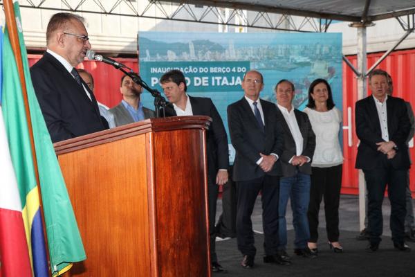Inauguração do Berço 4 garante plena operação para o Porto de Itajaí. Inauguração do Berço 4 garante plena operação para o Porto de Itajaí.
