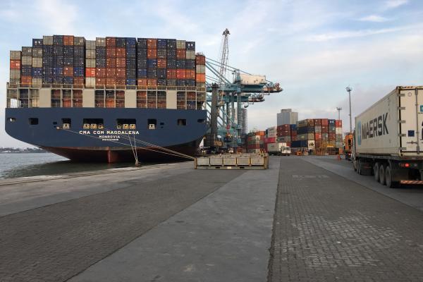 Porto de Itajaí apresenta crescimento de 12% na movimentação de cargas.