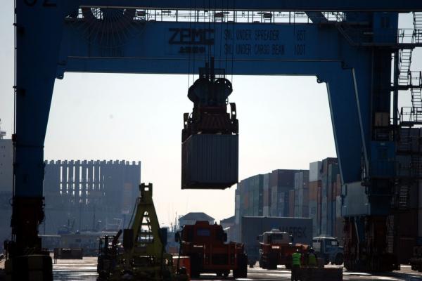 Porto de Itajaí exporta suínos para China