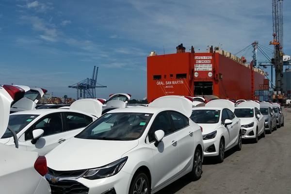 Porto de Itajaí recebe vigésima nona embarcação com carros da montadora General Motors.
