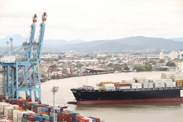 Complexo do Itajaí se aproxima da marca de 1 milhão de TEUS operados em 2012