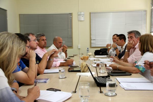 Delegação francesa aprova infraestrutura de Itajaí para a Regata Transat Jacques Vabre
