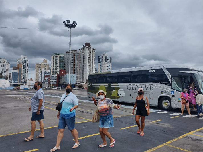 Cruzeiro Costa Diadema atraca no Porto de Itajaí