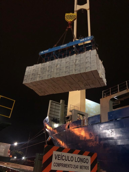 Porto de Itajaí opera com carga de celulose
