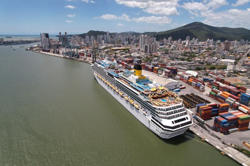 Membros da Autoridade Portuária e Secretaria Municipal de Turismo reúnem-se para discutir sobre a maior temporada (2022/2023), de transatlânticos em Itajaí.