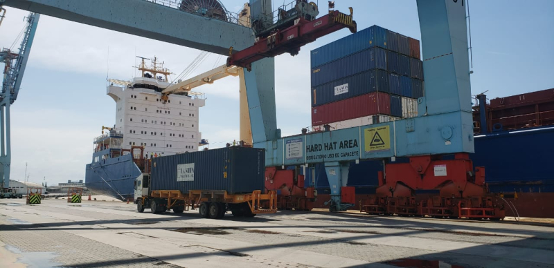 Porto de Itajaí antecipa 1ª linha de carga de contêineres em 2023 Porto de Itajaí antecipa 1ª linha de carga de contêineres em 2023