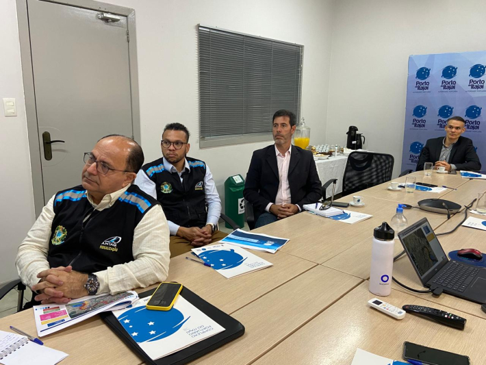 Diretor da ANTAQ realiza visita técnica na Superintendência do Porto de Itajaí Diretor da ANTAQ realiza visita técnica na Superintendência do Porto de Itajaí