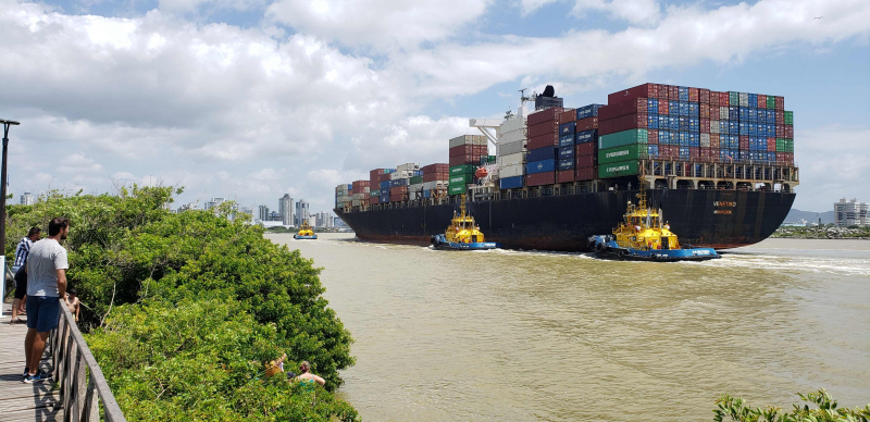 Movimentação de cargas no Porto de Itajaí registra 1,2 milhão de toneladas no mês de março Movimentação de cargas no Porto de Itajaí registra 1,2 milhão de toneladas no mês de março