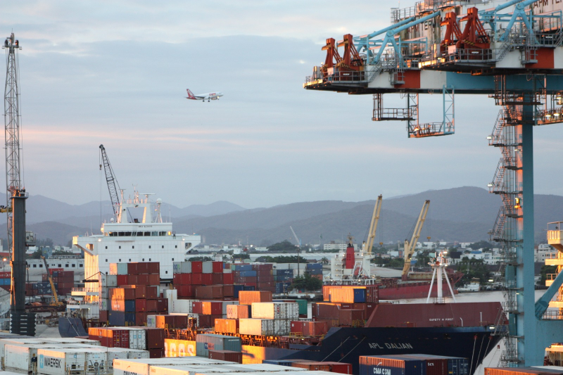 Porto de Itajaí pode receber rota que ligará Brasil ao Pacífico