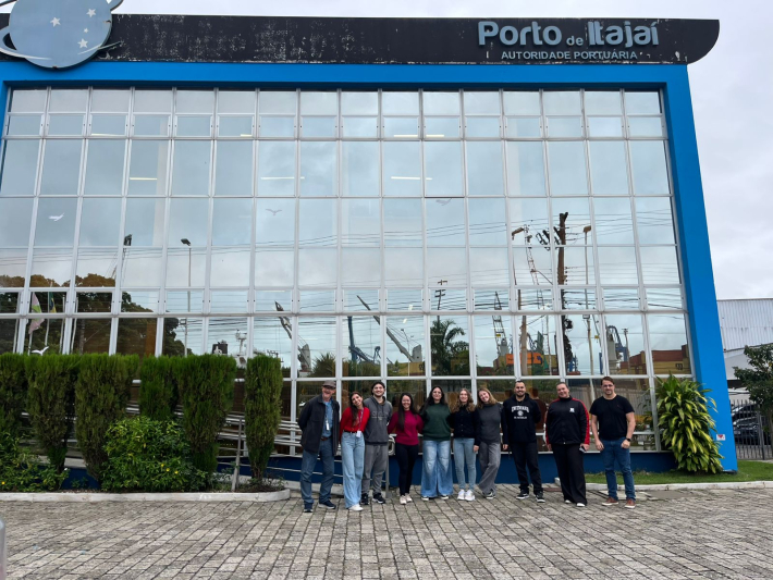 Porto de Itajaí recebe estudantes de Engenharia da UDESC em edição do programa Escola no Porto
