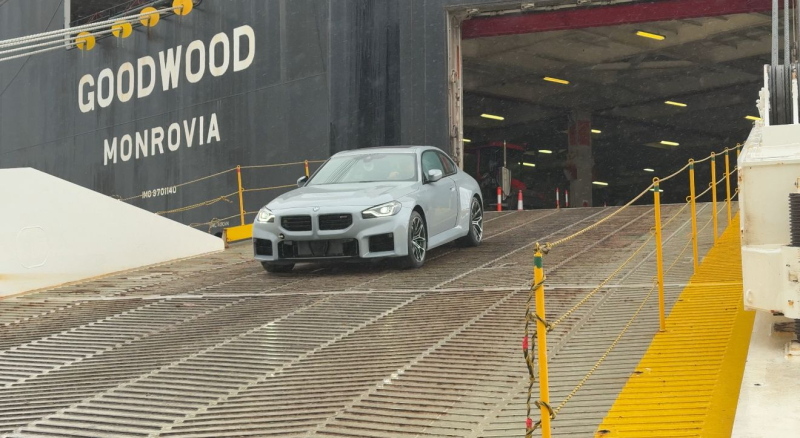 Porto de Itajaí recebe navio Goodwood com mais de 300 veículos de luxo