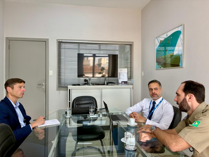 Porto de Itajaí recebe visita institucional do Consulado Geral dos Estados Unidos