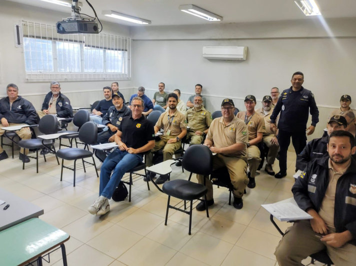Guarda Portuária participa de curso de habilitação para condução de embarcações da Marinha do Brasil