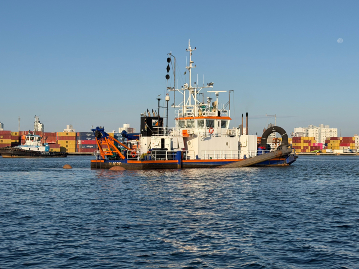 Porto de Itajaí avança na dragagem e reforça segurança da navegabilidade do canal