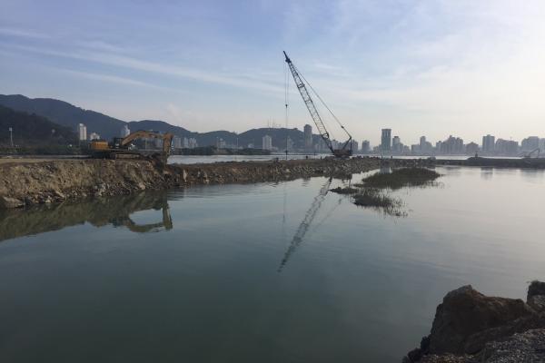 Iniciam efetivamente as obras da nova bacia de evolução