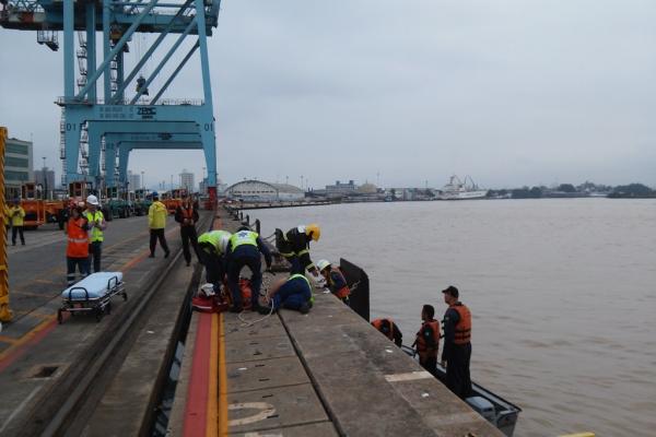 Porto realiza treinamento para emergência