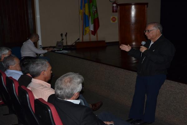Secretário de Estado de Planejamento visita obras dos novos acessos aquaviários