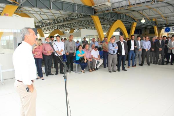 Draga chinesa é apresentada em Itajaí. 
